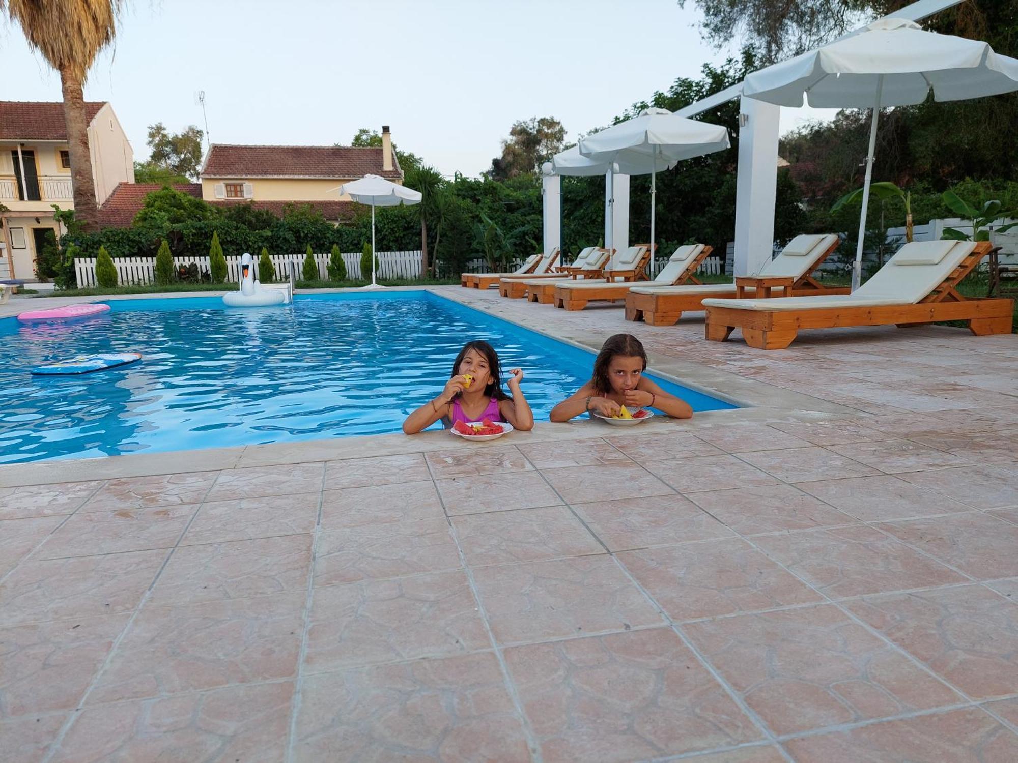 Amelia'S Garden Aparthotel Kavos Exterior photo